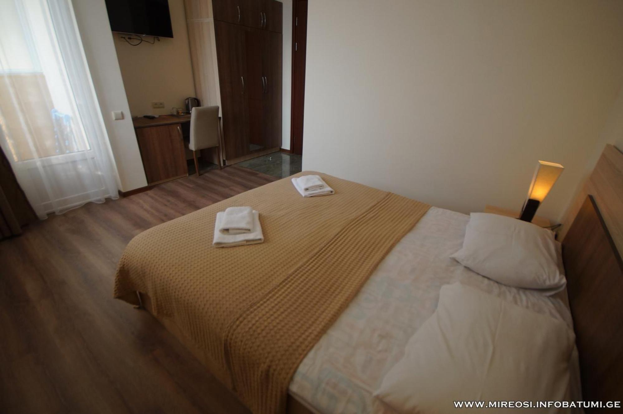 Hotel Mireosi Batumi Kültér fotó