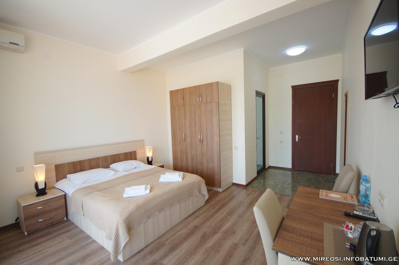 Hotel Mireosi Batumi Kültér fotó